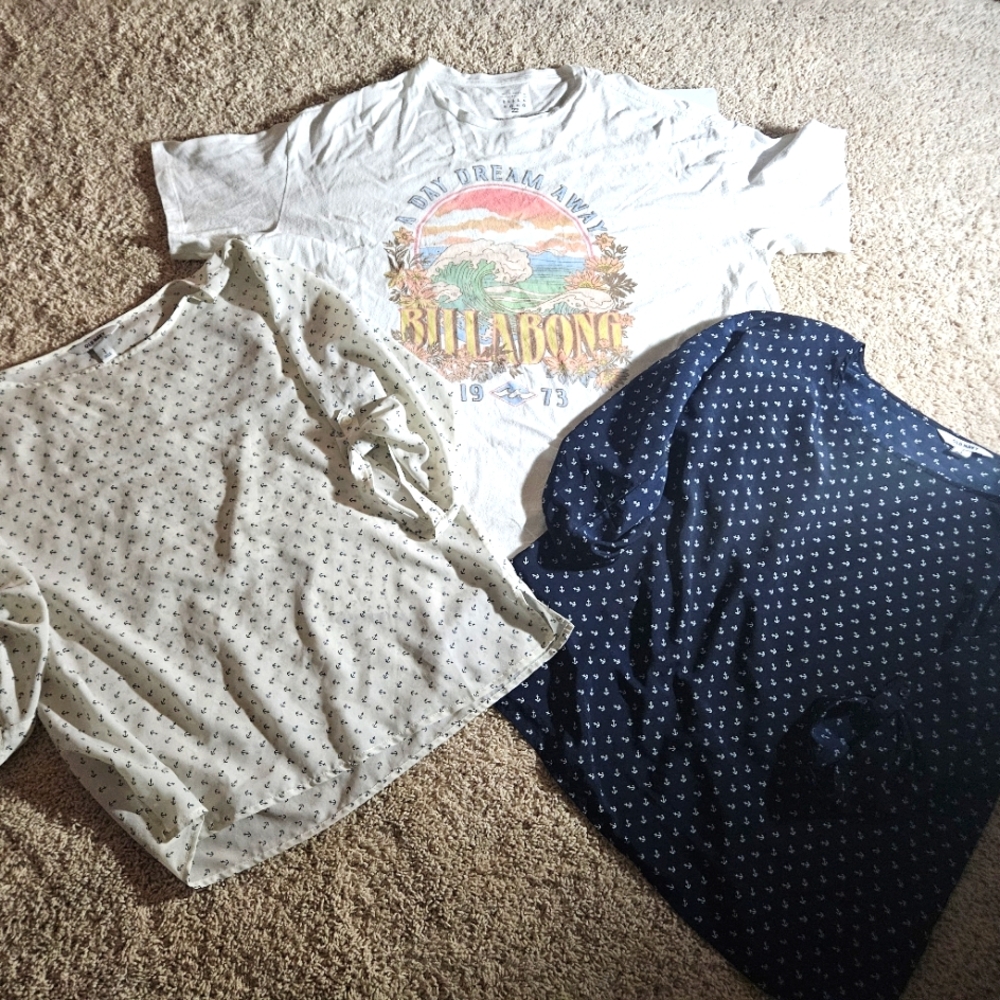 Ladies Size Large 3 Piece Lot